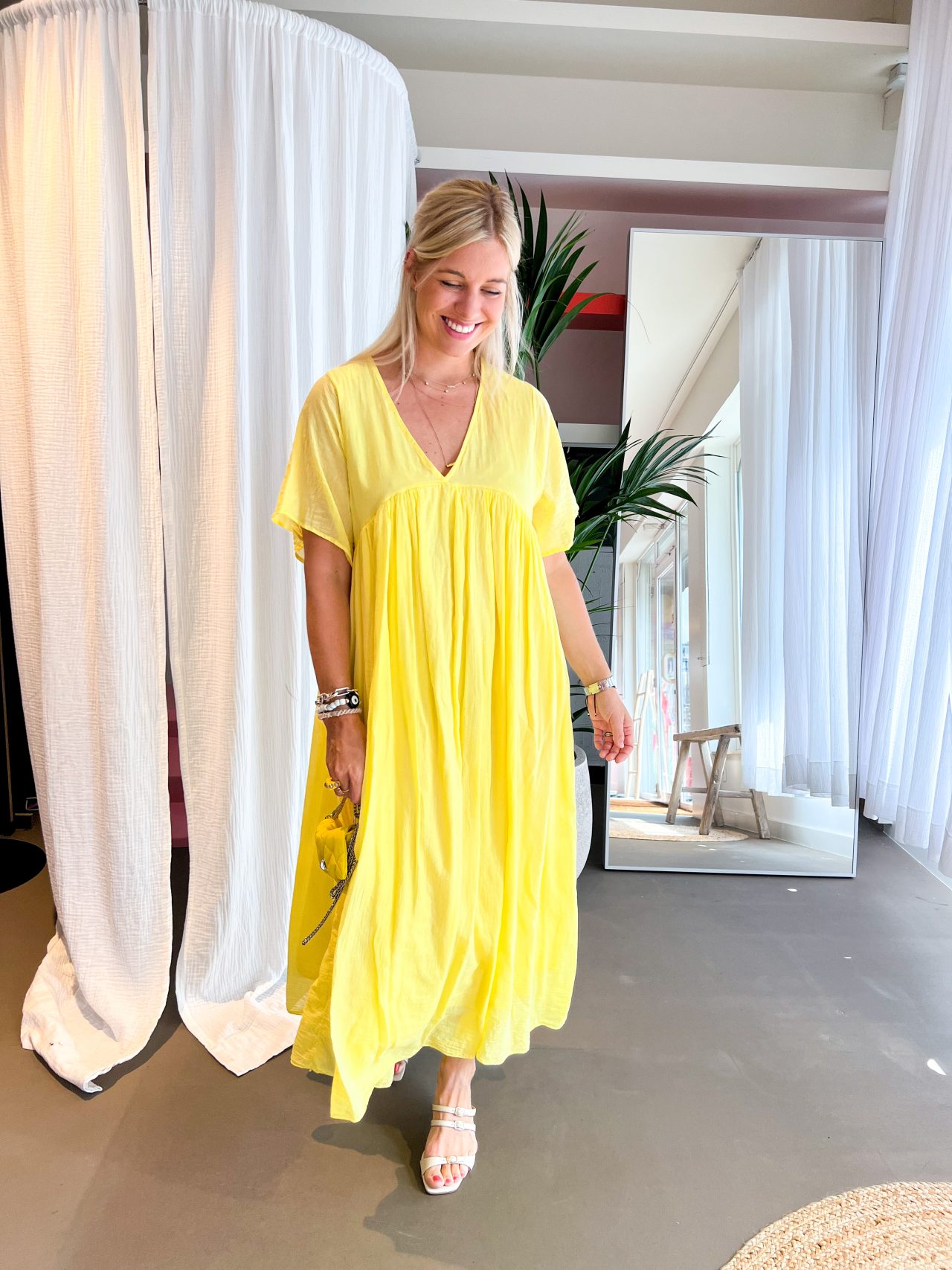 05483F7F-A7A3-45A4-BEB5-0E07607DD43C