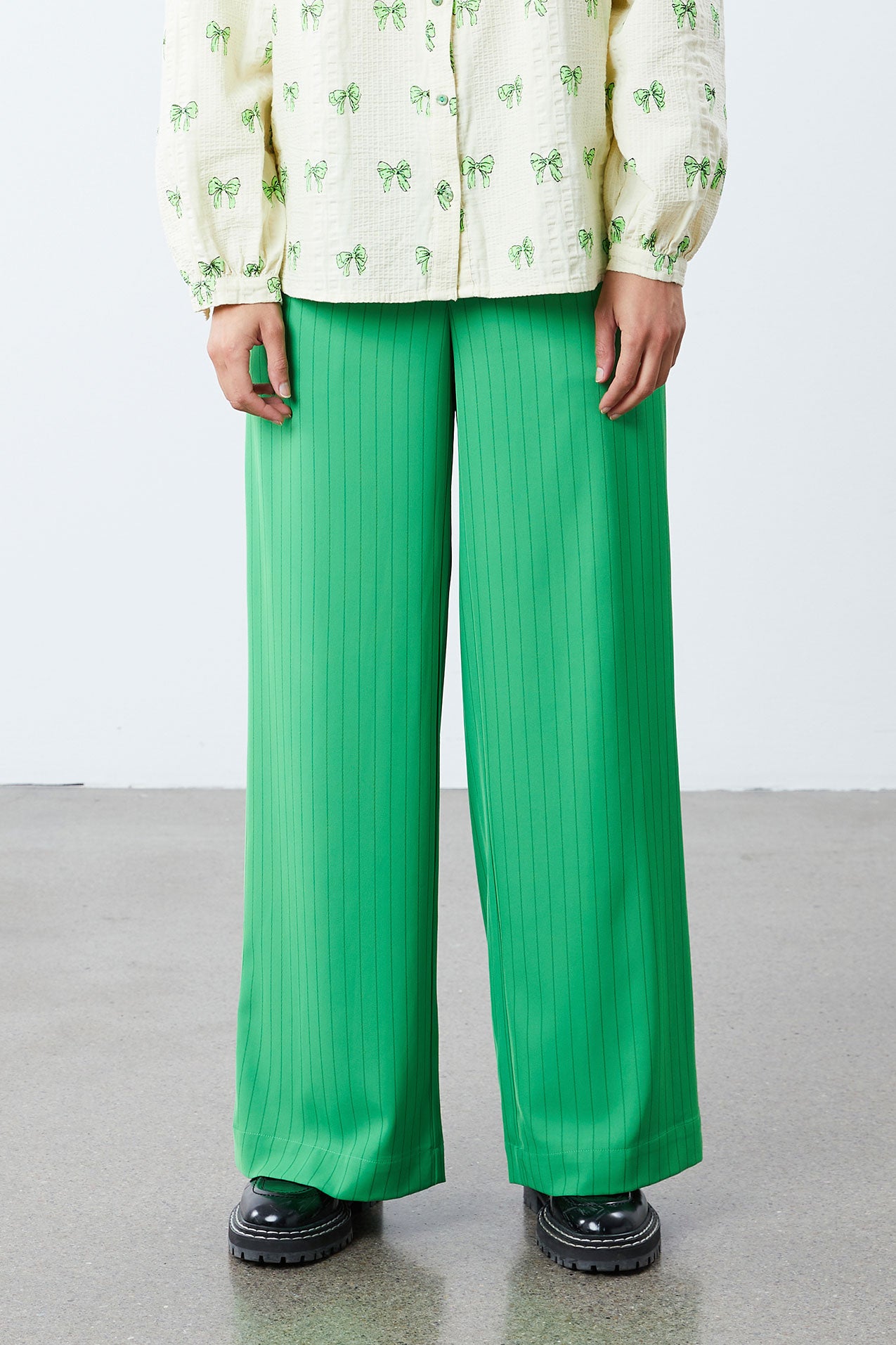 Leo_Pants-Pants_Shorts-22439_5014-40_Green_1300x