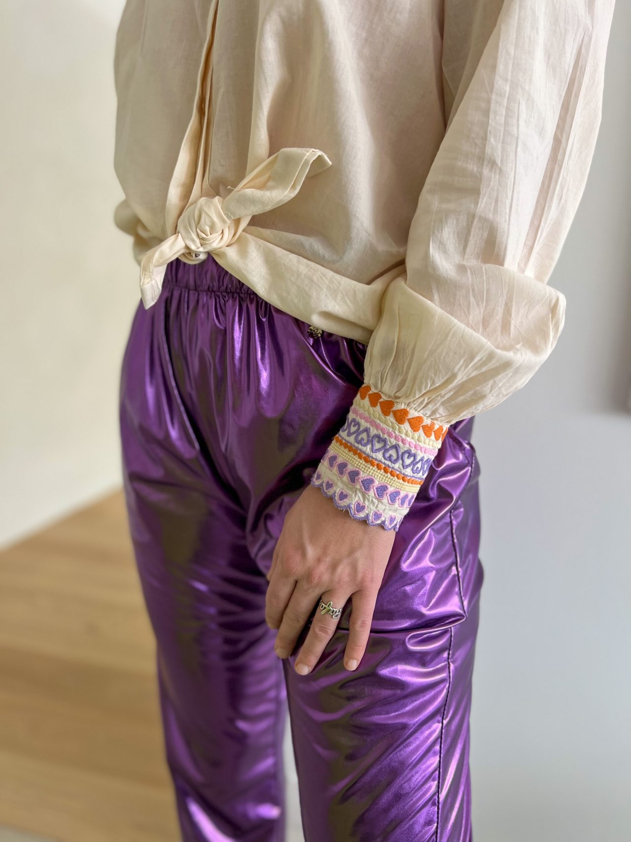 A4A41DDC-8AE0-495E-BBB5-B3A4256C03AA