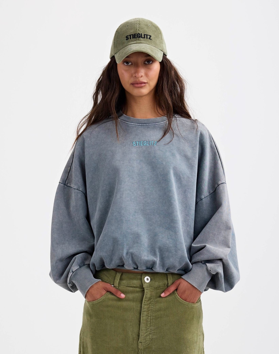 Basic worn out sweater grey
