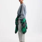Basic worn out sweater grey