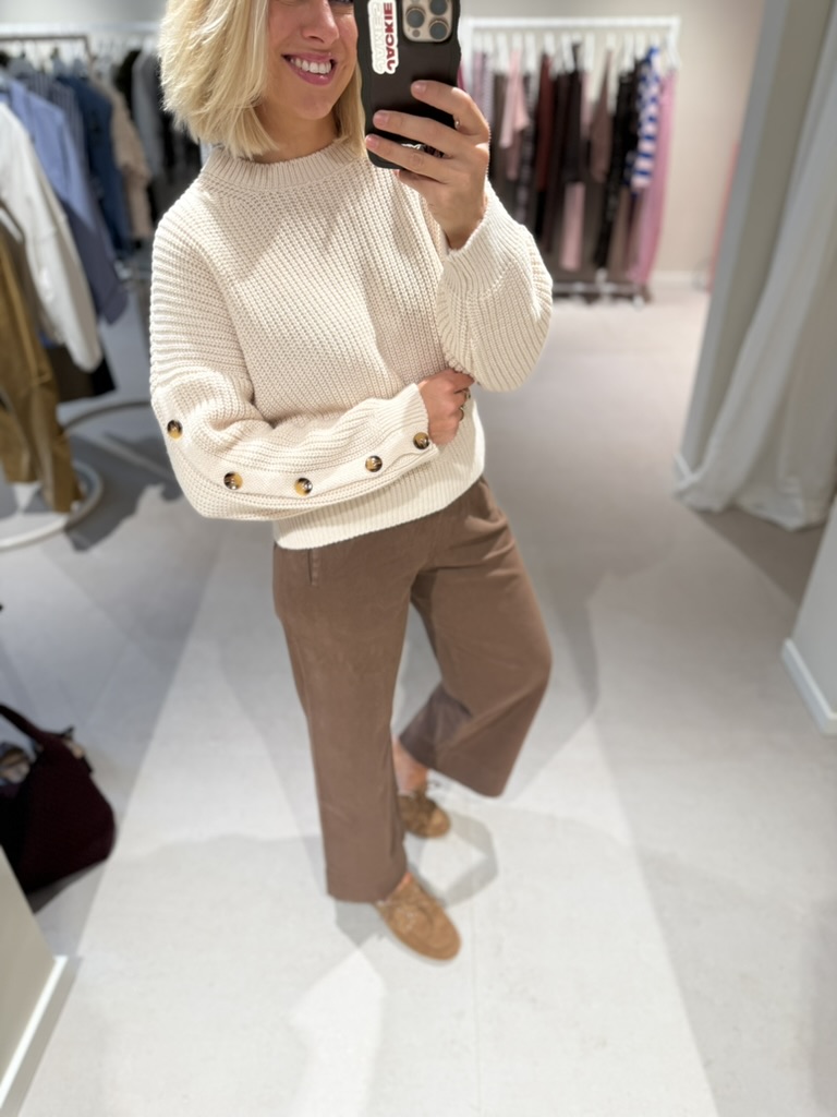 Button knit ecru