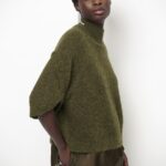 Mahani cape knit olive