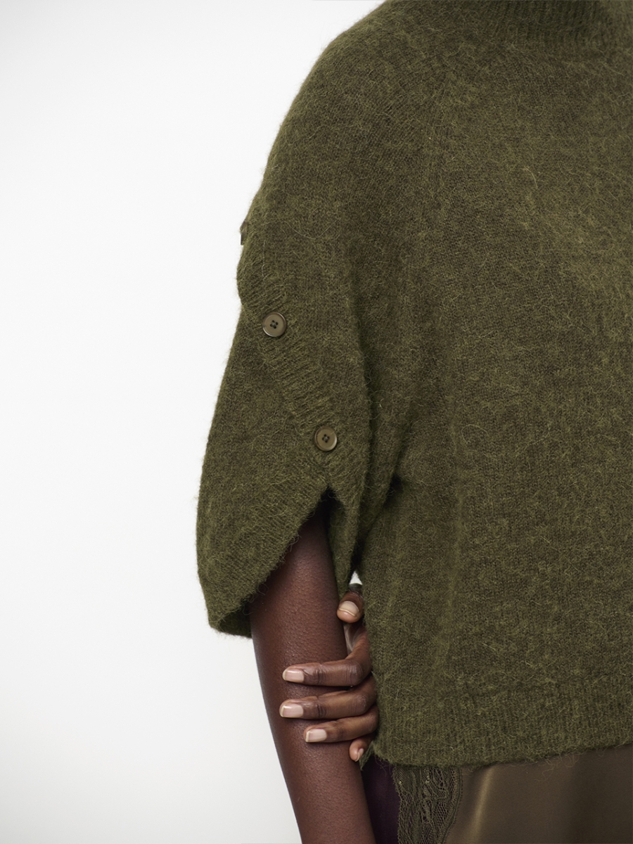 Mahani cape knit olive