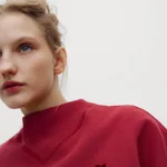 TNS logo rib collar sweatshirt rumba red
